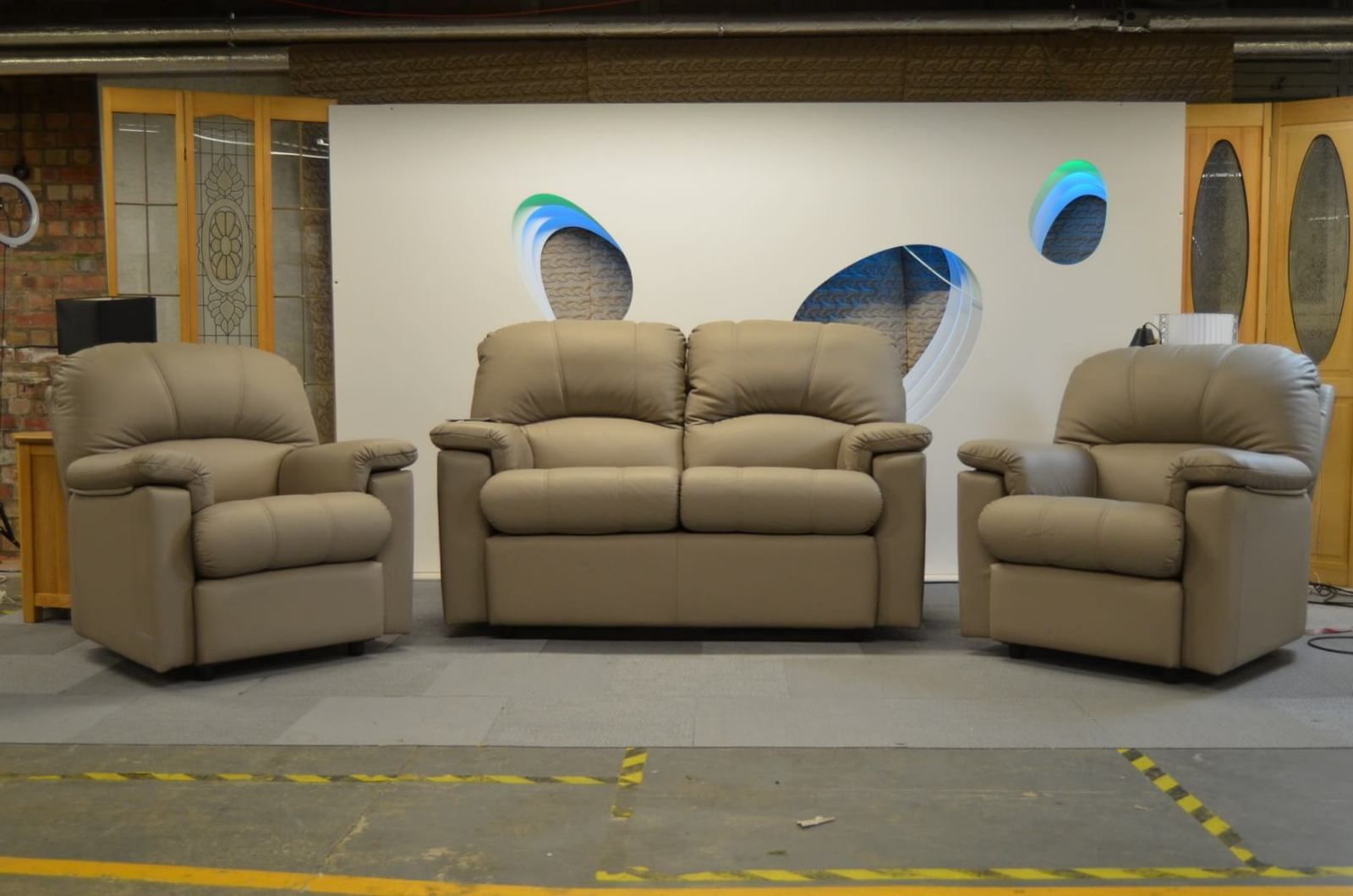 G Plan Chloe Sofa and Chairs Set 3 Piece Suite 2 Seater Settee and 2 Armchairs Oxford Mushroom Leather Ex Display