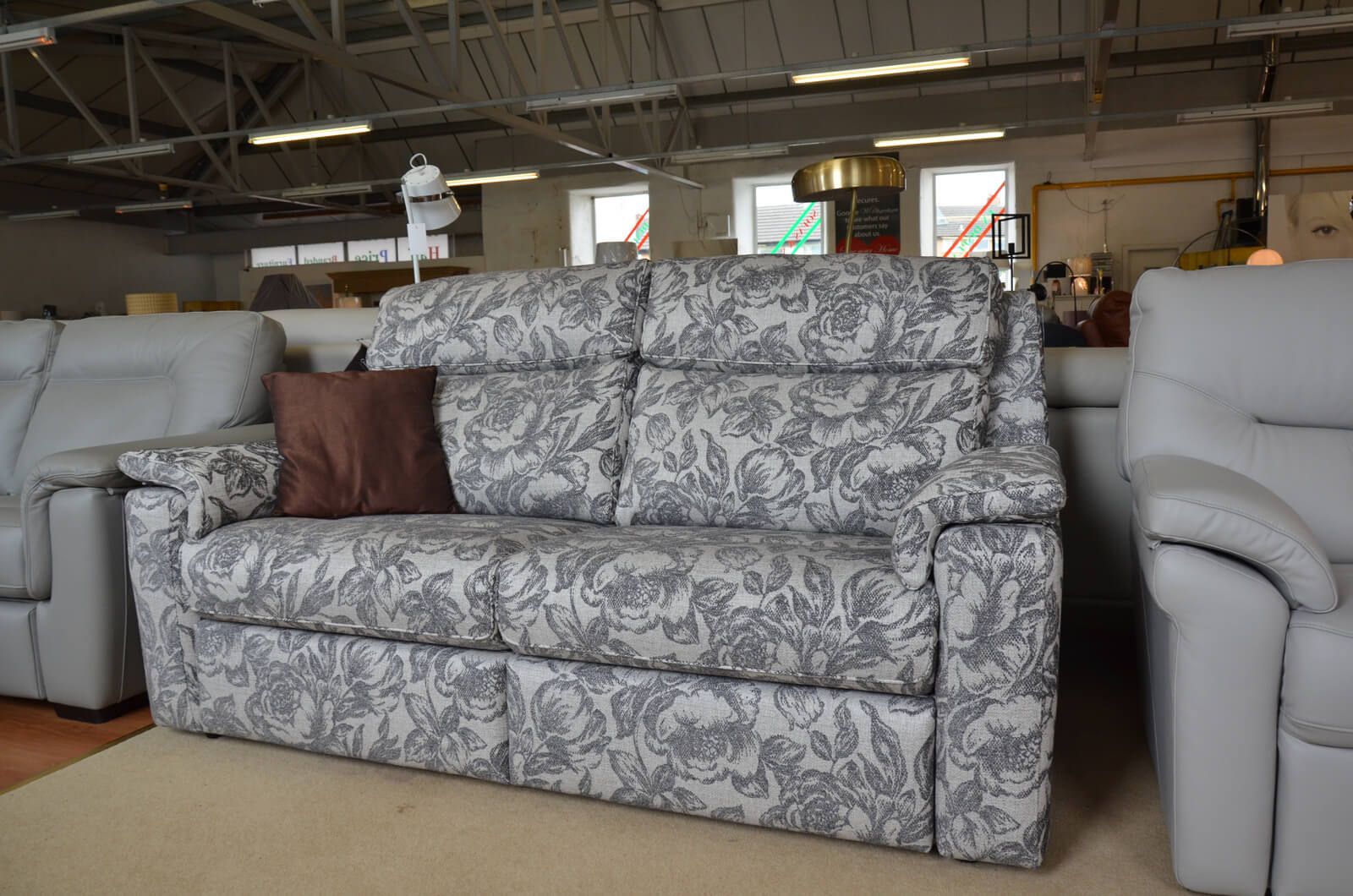 Cheap store fabric sofas