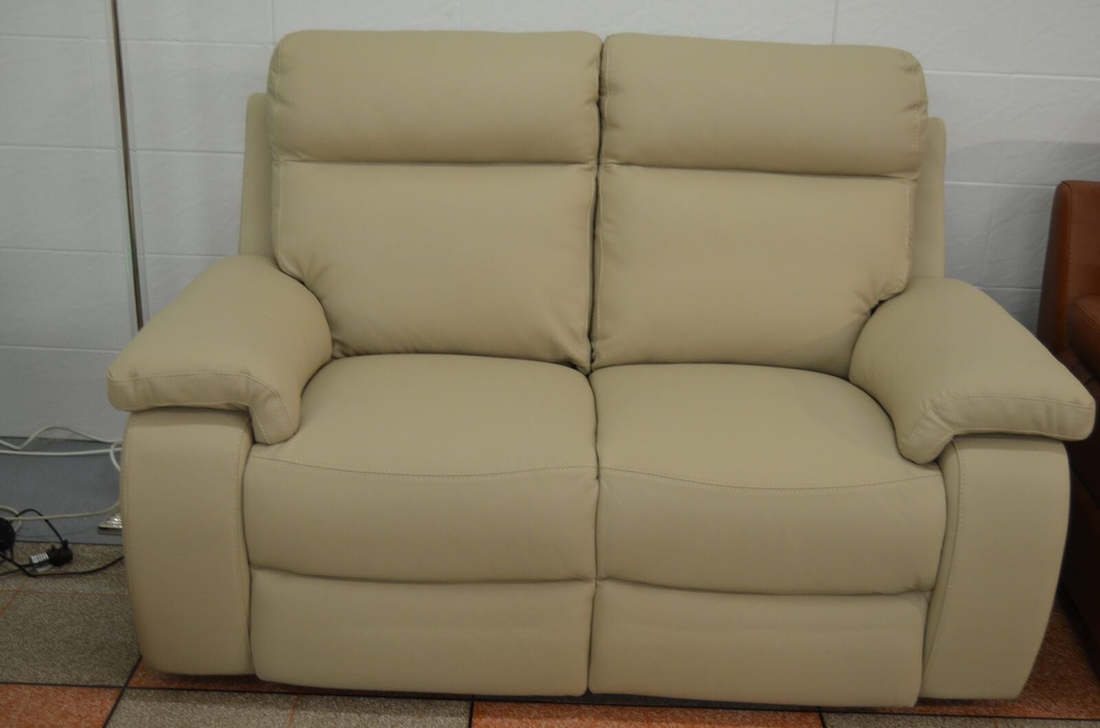 Molton Italian Leather Sofas 2 and 3 Seater Settee Suite in Capuccino