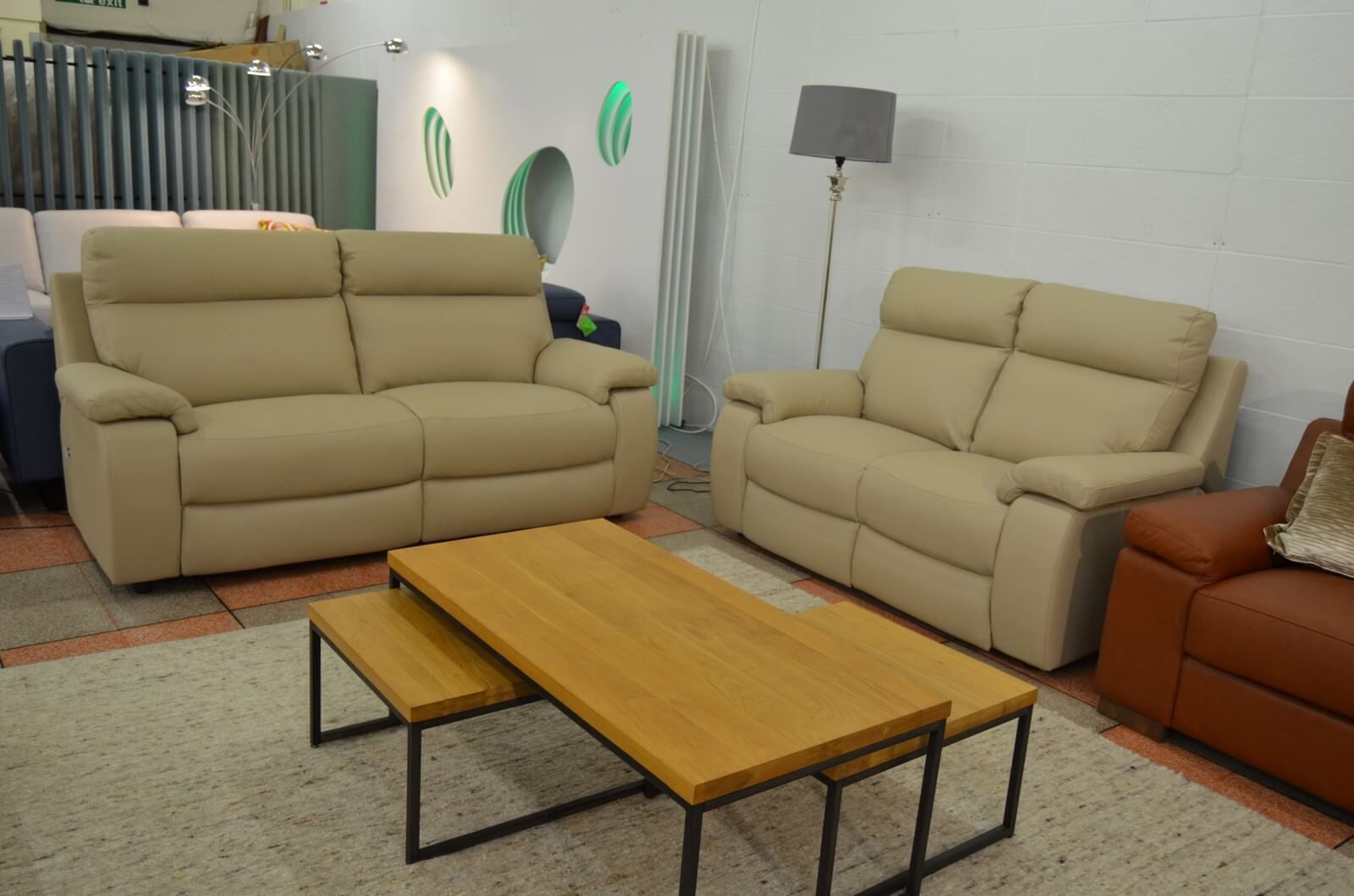 Molton Italian Leather Sofas 2 and 3 Seater Settee Suite in Capuccino