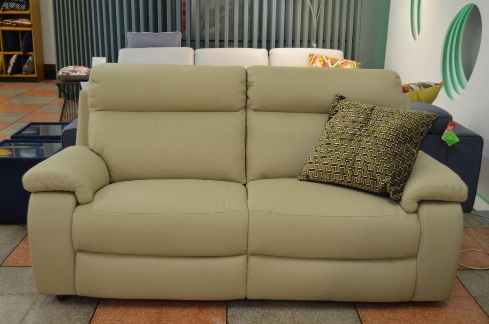 Molton Italian Leather Sofas 2 and 3 Seater Settee Suite in Capuccino