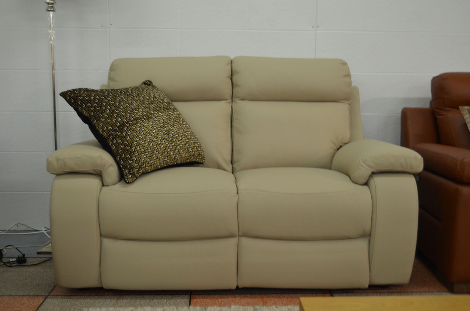 Molton Italian Leather Sofas 2 and 3 Seater Settee Suite in Capuccino