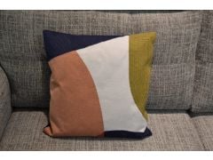 Colour Block Cushions in Navy Blush and White Set of 2 Scatter Cushions with Fibre Fillings in Woven Fabric